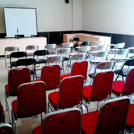 Hotel Graha Serasan Seandanan Banding Agung Esterno foto